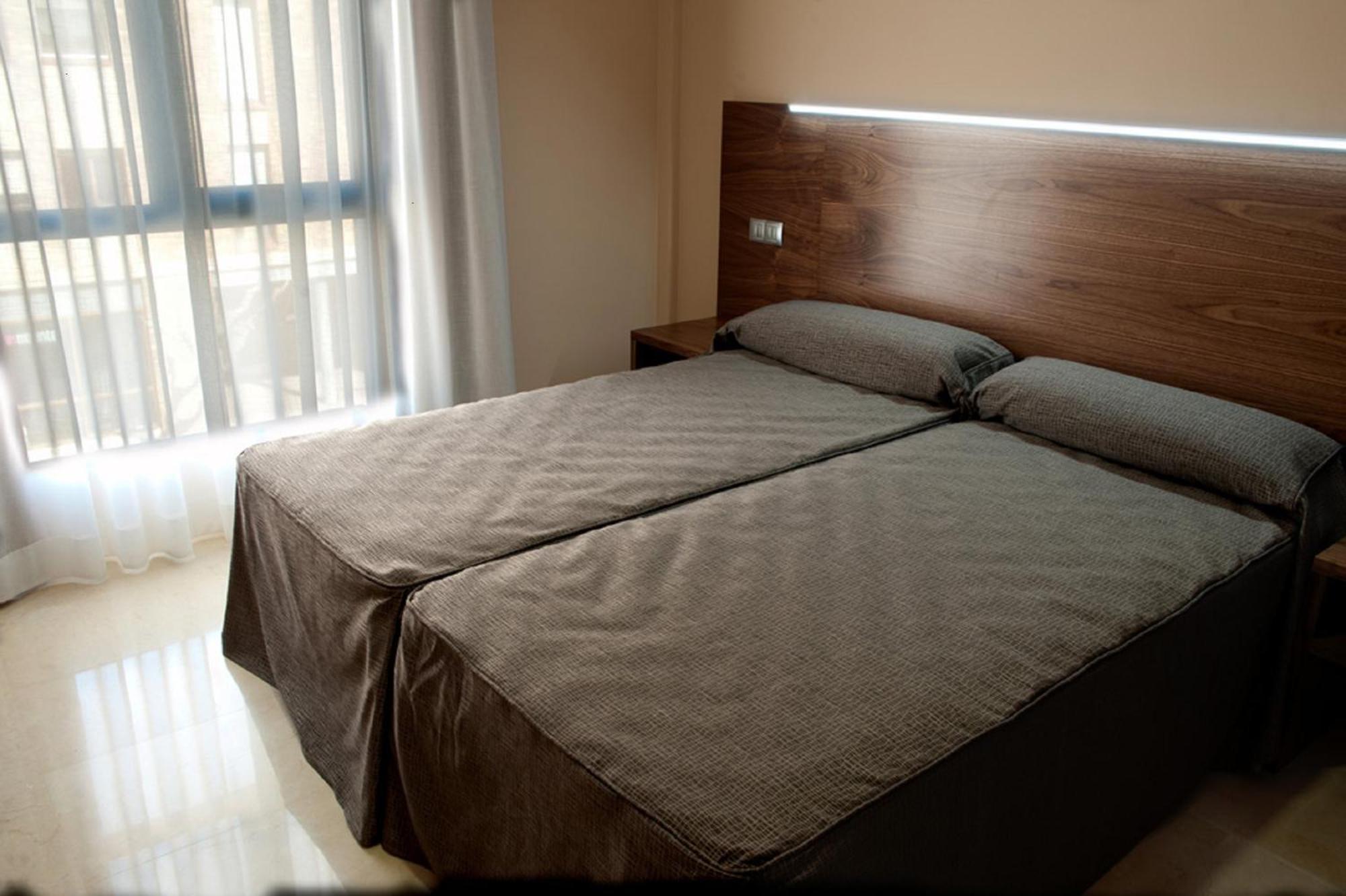 Visit Hotel Каспе Екстер'єр фото